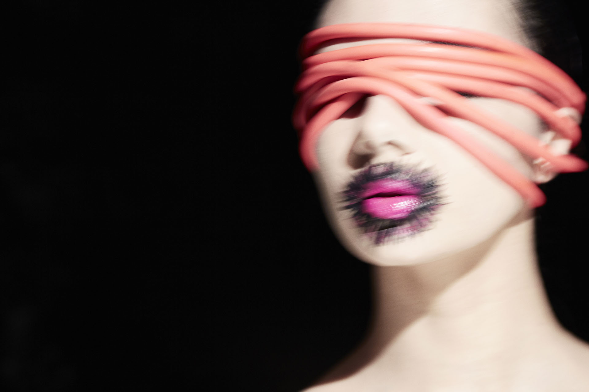 Photo by Eduardo Delfim / Marcos Costa / Vogue Brasil